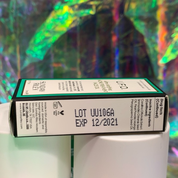 NEW Sunday Riley “space race” ufo Saturn Martian - Picture 3 of 3